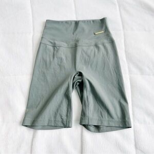 BRAND NEW! GYMSHARK! TEAL/GREEN WORKOUT SHORTS!